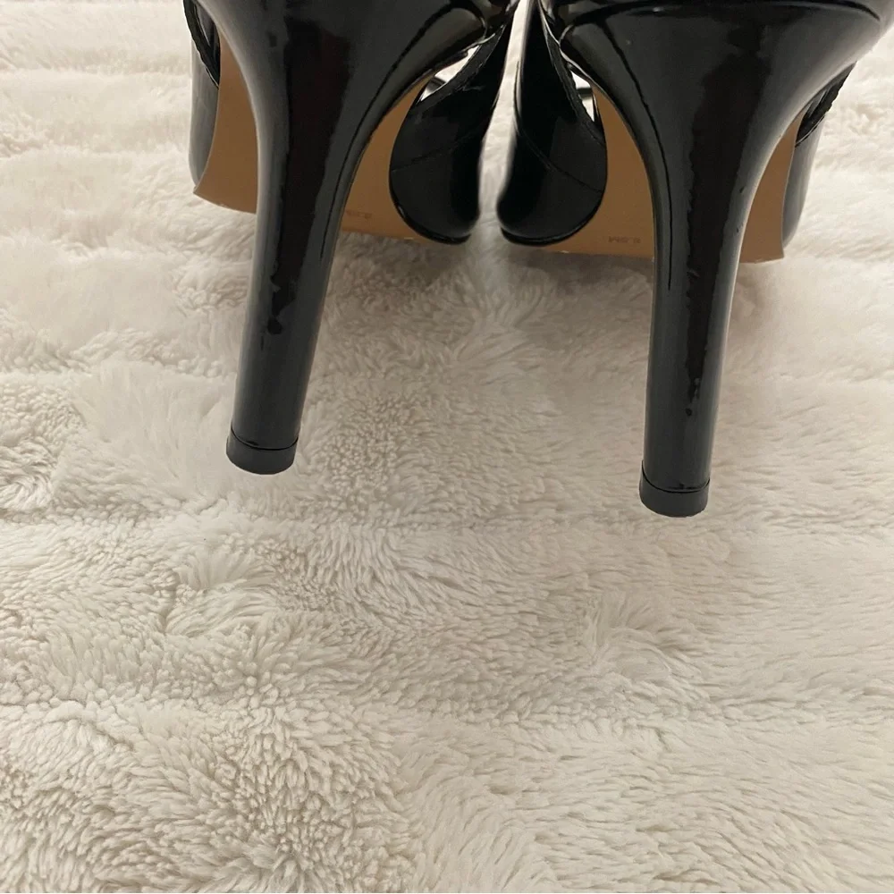 Vince Camuto chic black