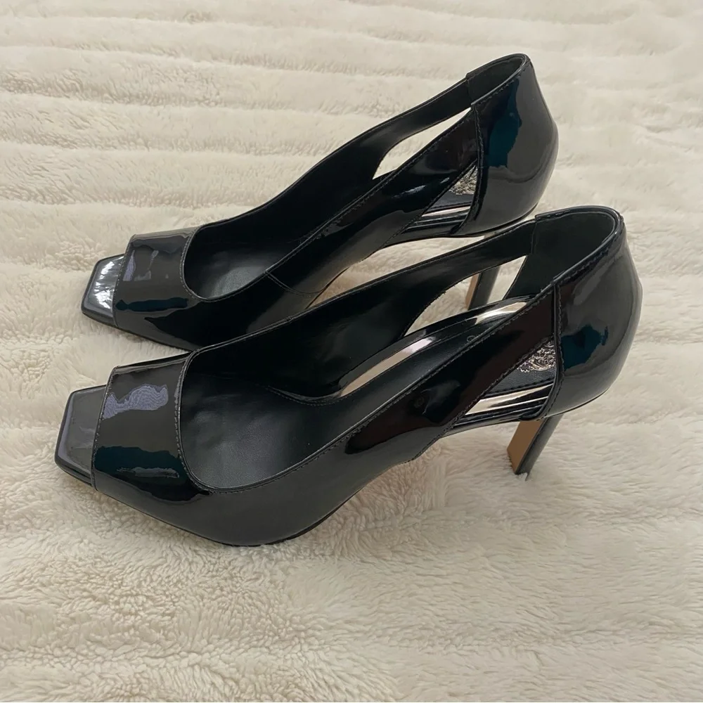 Vince Camuto chic black