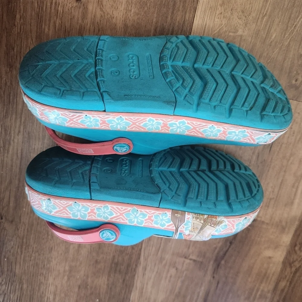Crocs Moana Light Up Size 2