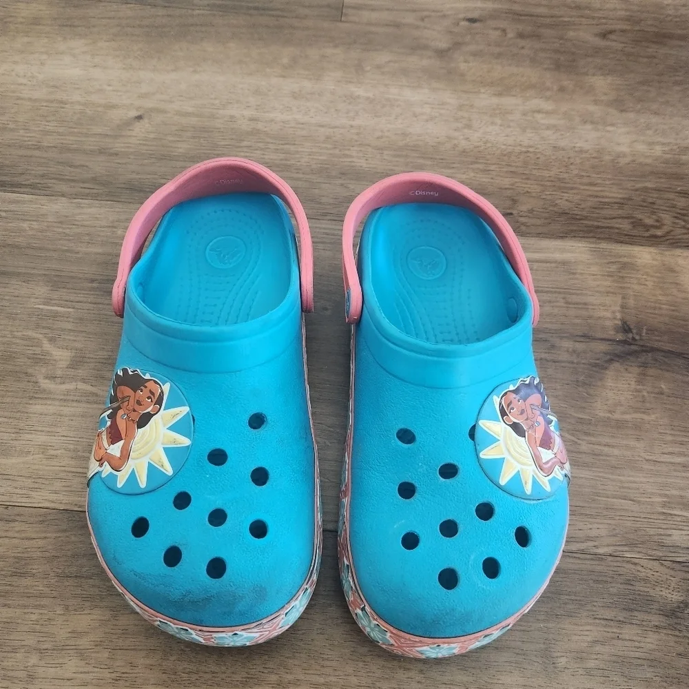 Crocs Moana Light Up Size 2