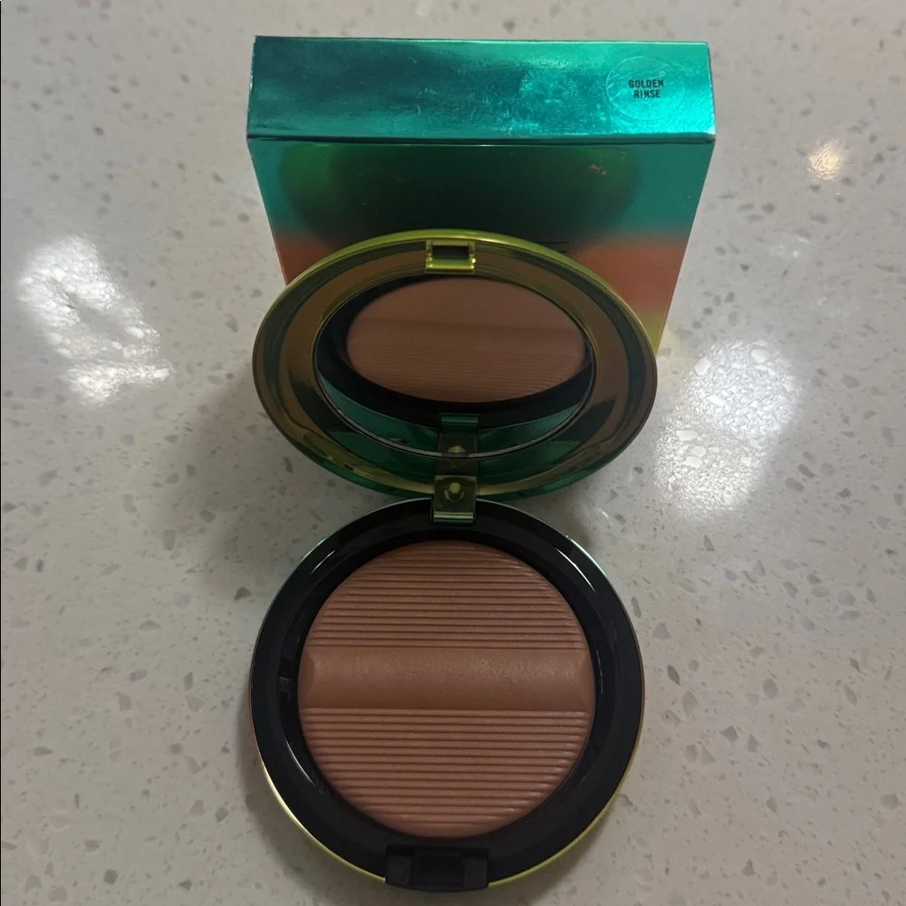 MAC Cosmetics Studio Sculpt Bronzing Powder