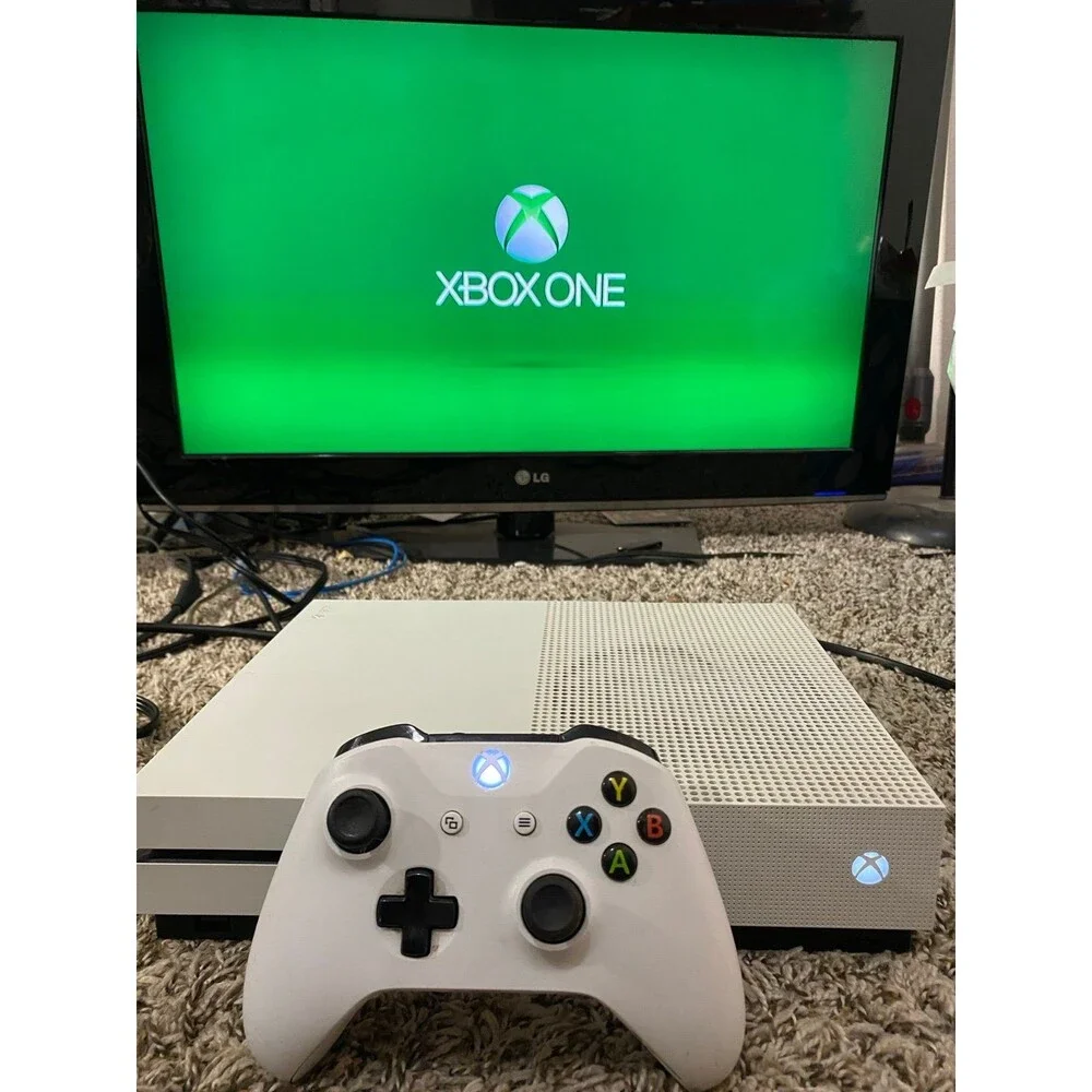 Microsoft Xbox One S 500GB White Console With Controller + Wires Tested