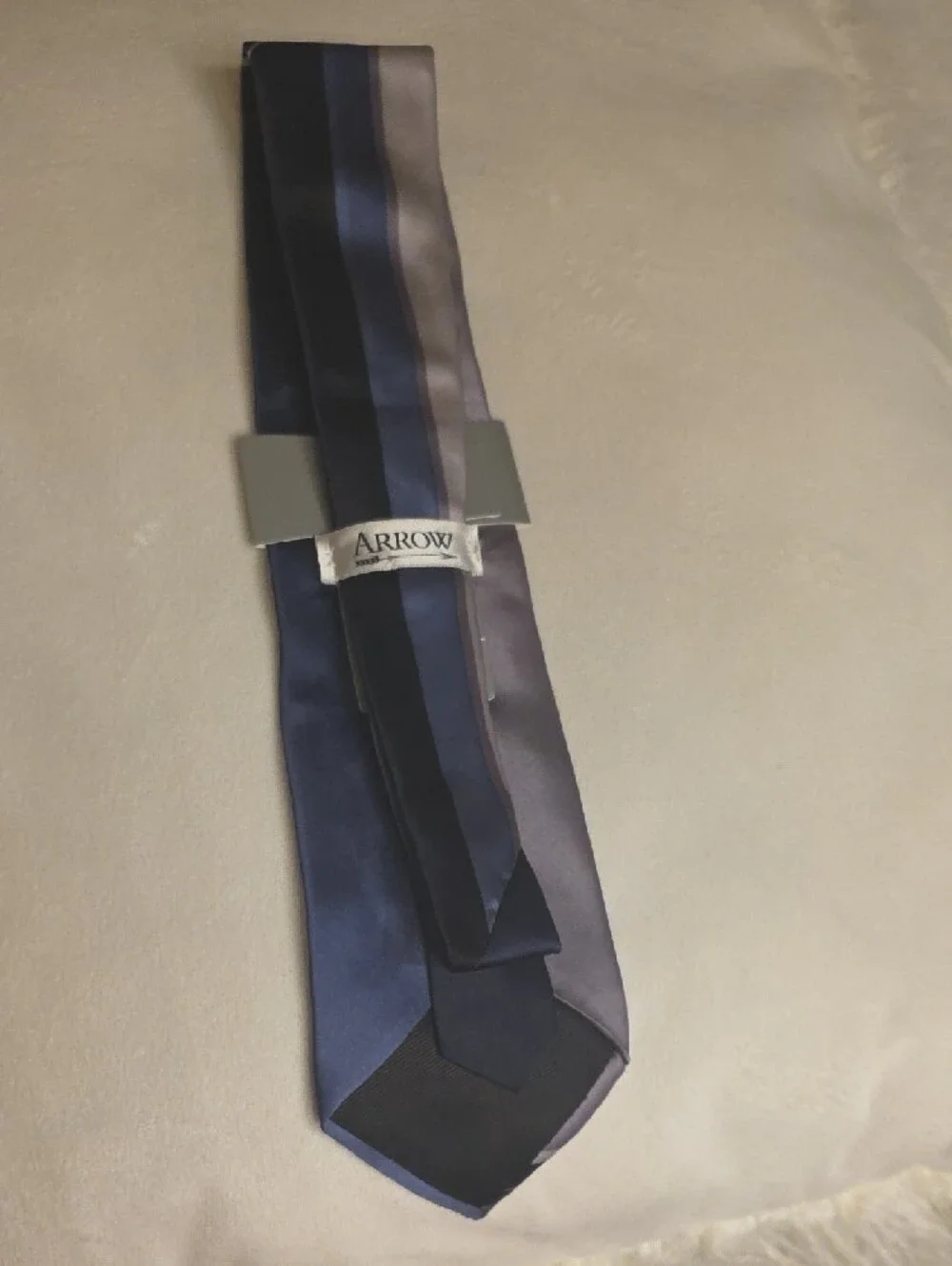 Arrow Imported Silk Men's Navy and Gray Satin Stripe Tie 3.5 Inches Wide NWOT
