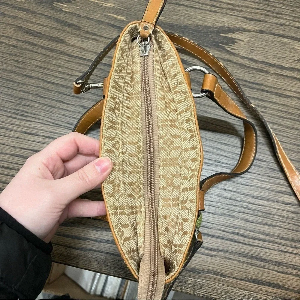 Fossil zipper secure detachable