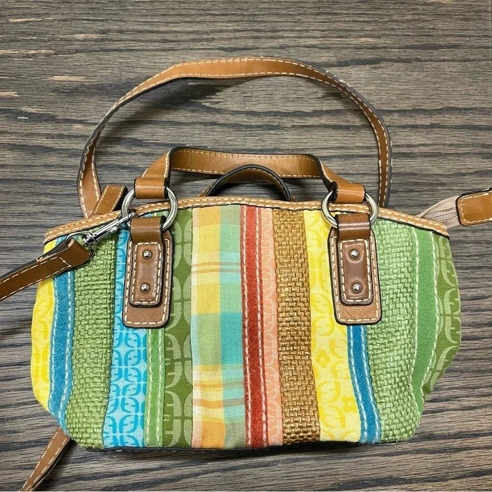 Fossil stripes vibrant