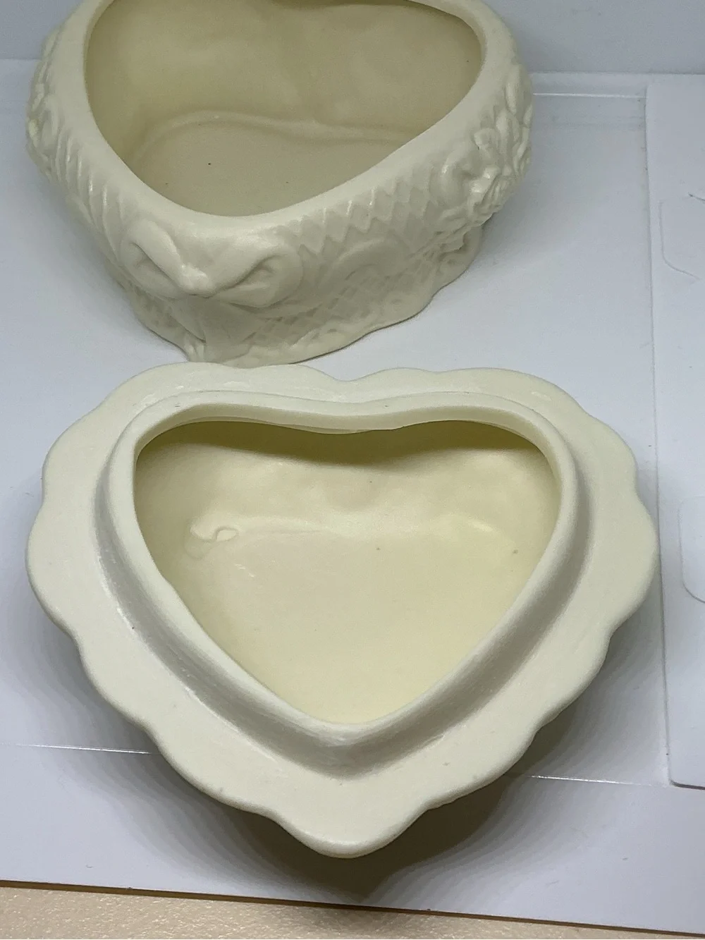 Ivory Ceramic Heart-Shaped Trinket Box Embossed Roses, Bow & Lattice Relief