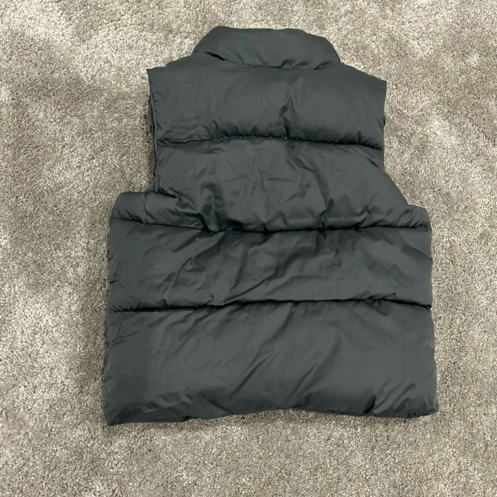 Old Navy Boys Gray Quilted Vest - 2T Like New