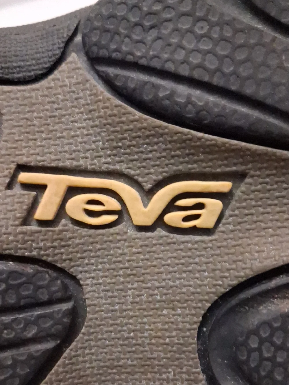 Teva size 10