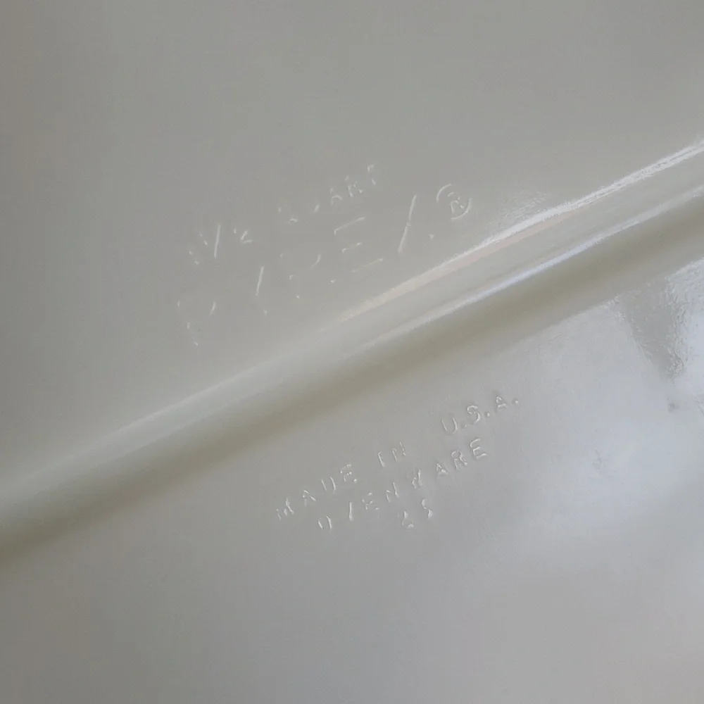 Pyrex Town and Country divide dish vintage
