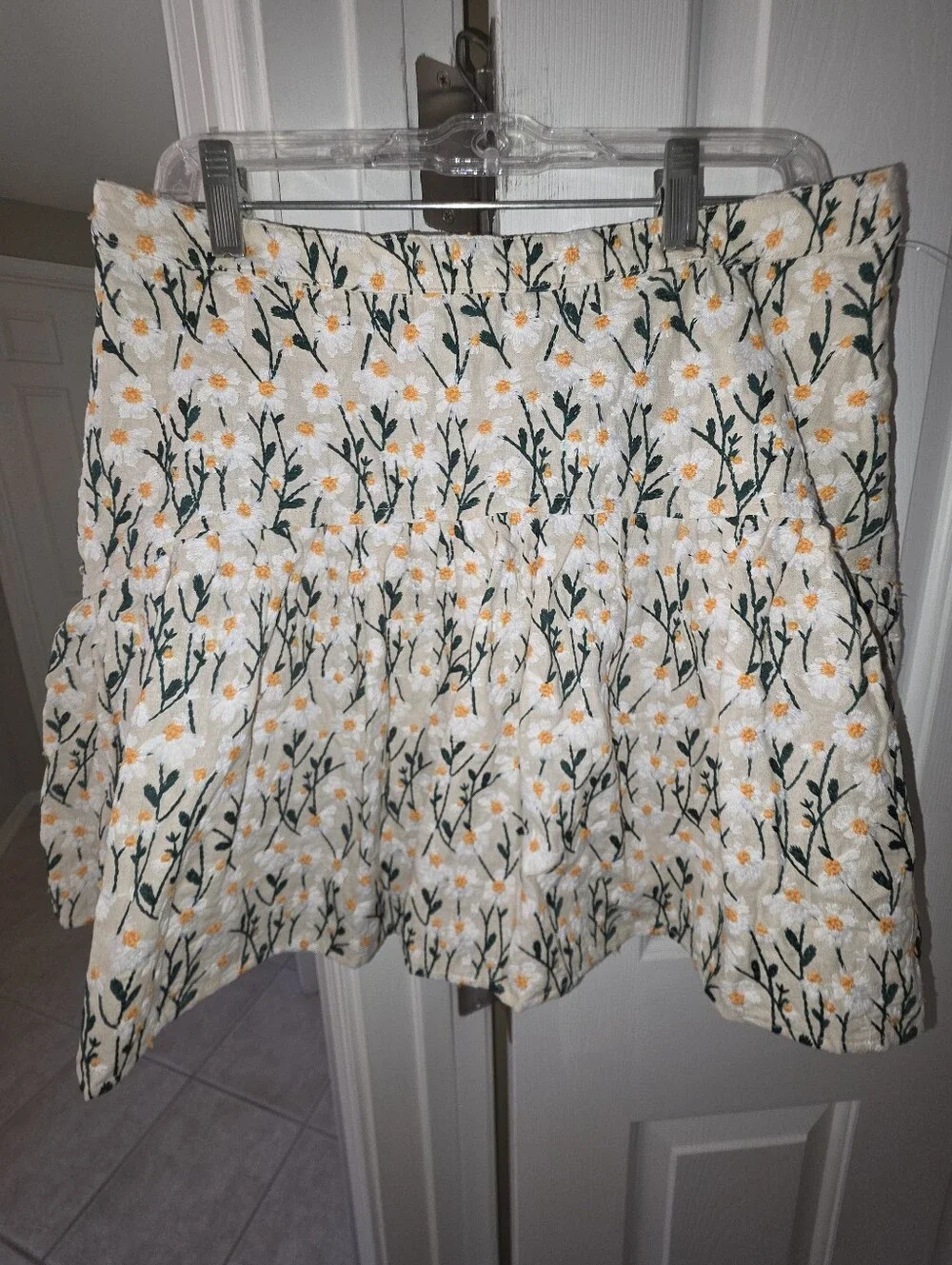 Avec Les Filles Cream Embroidered Daisy Floral Tiered Skirt NEW