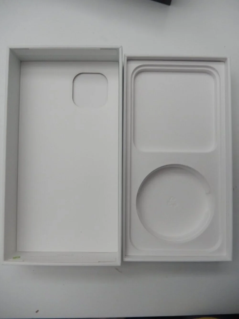 Lot of 2 Empty Apple Boxes for IPhone 13 and iPhone 8