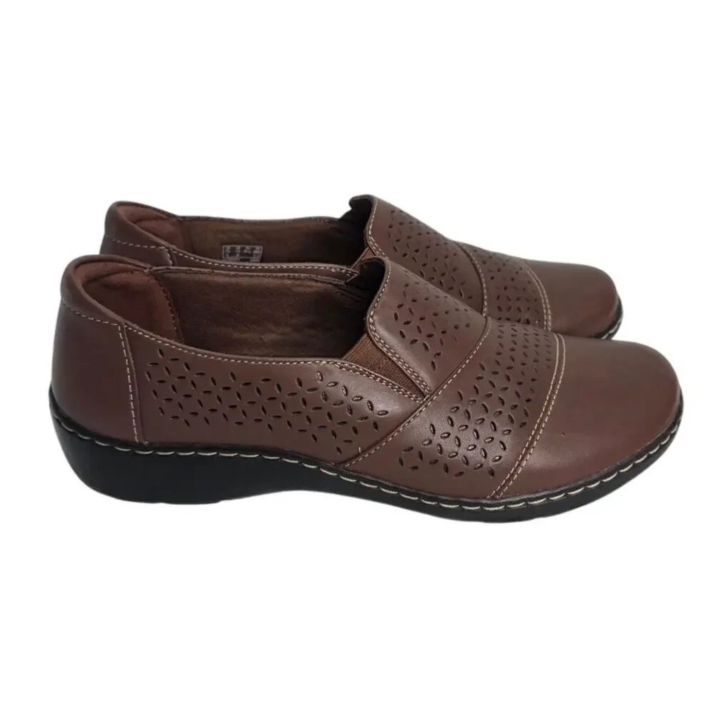 Clarks Collection Women’s Brown Perforated Slip On Comfort Loafers Size 10W