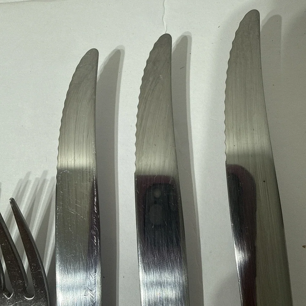 Oneida ASHMORE Stainless Flatware Forks Salad Table Knives Serv Spoon 12pc LOT