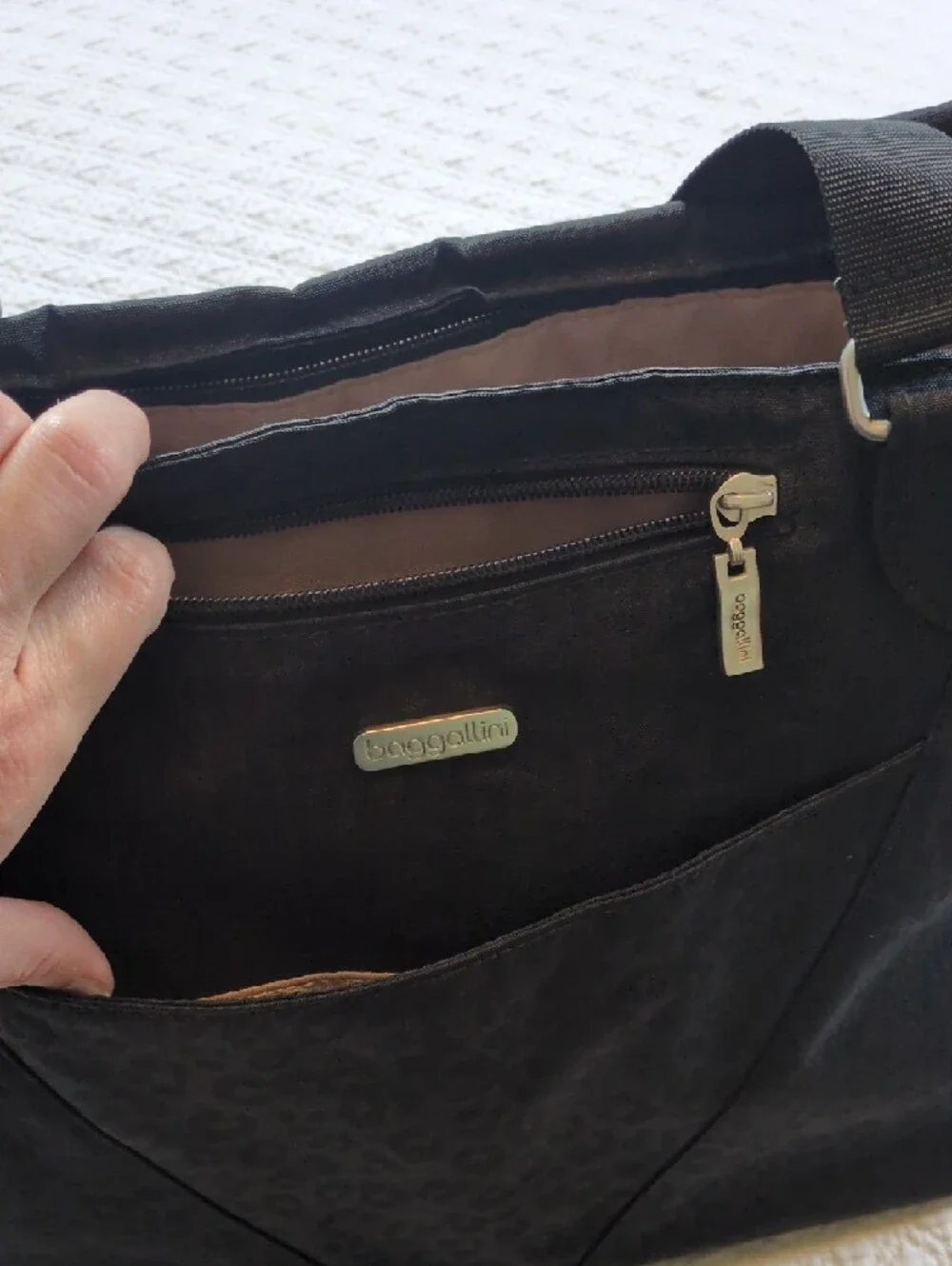 Baggallini sleek black