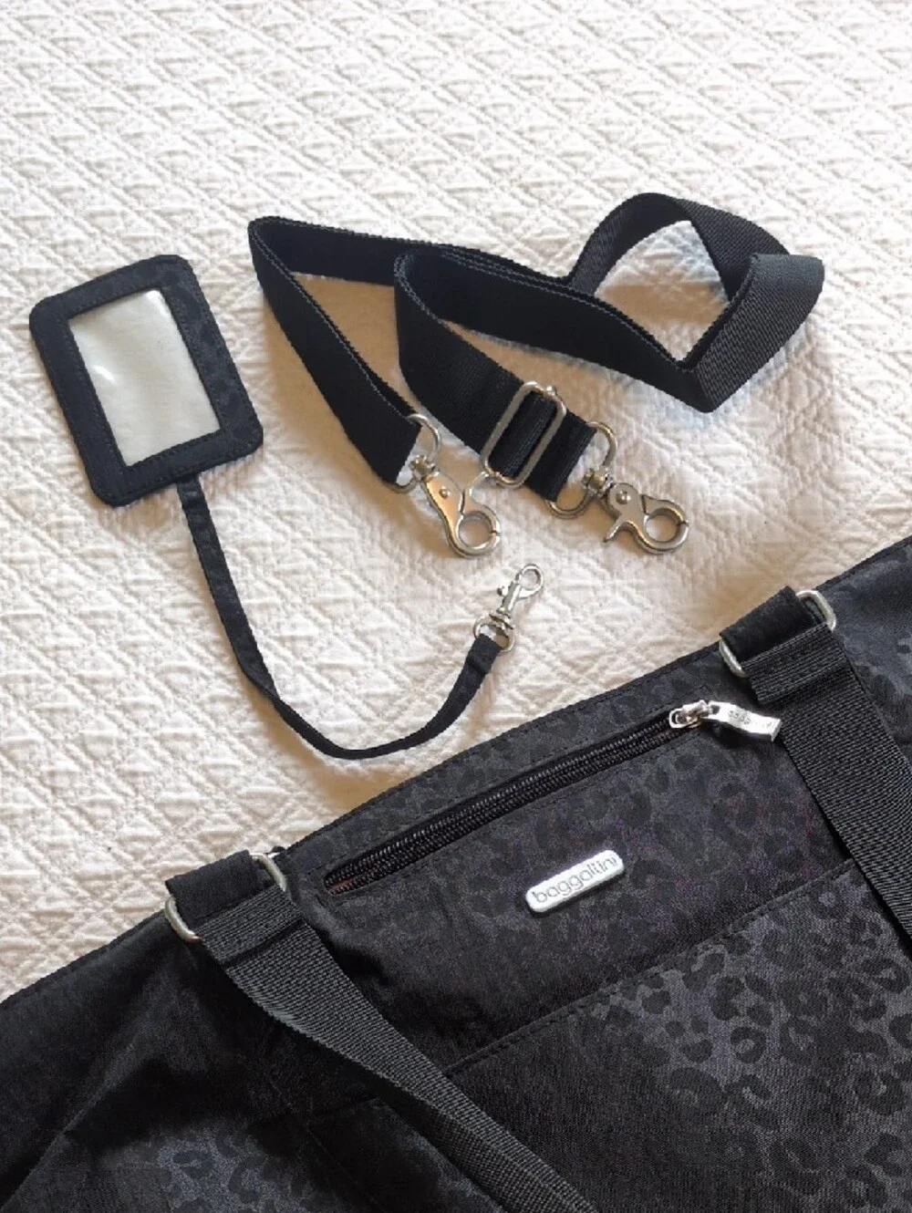 Baggallini sleek black