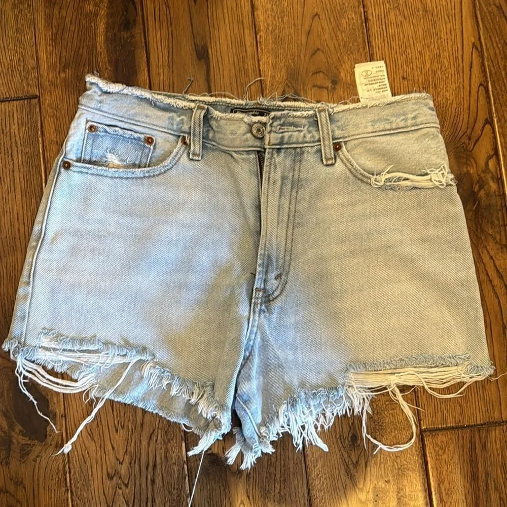 Abercrombie & Fitch excellent cut