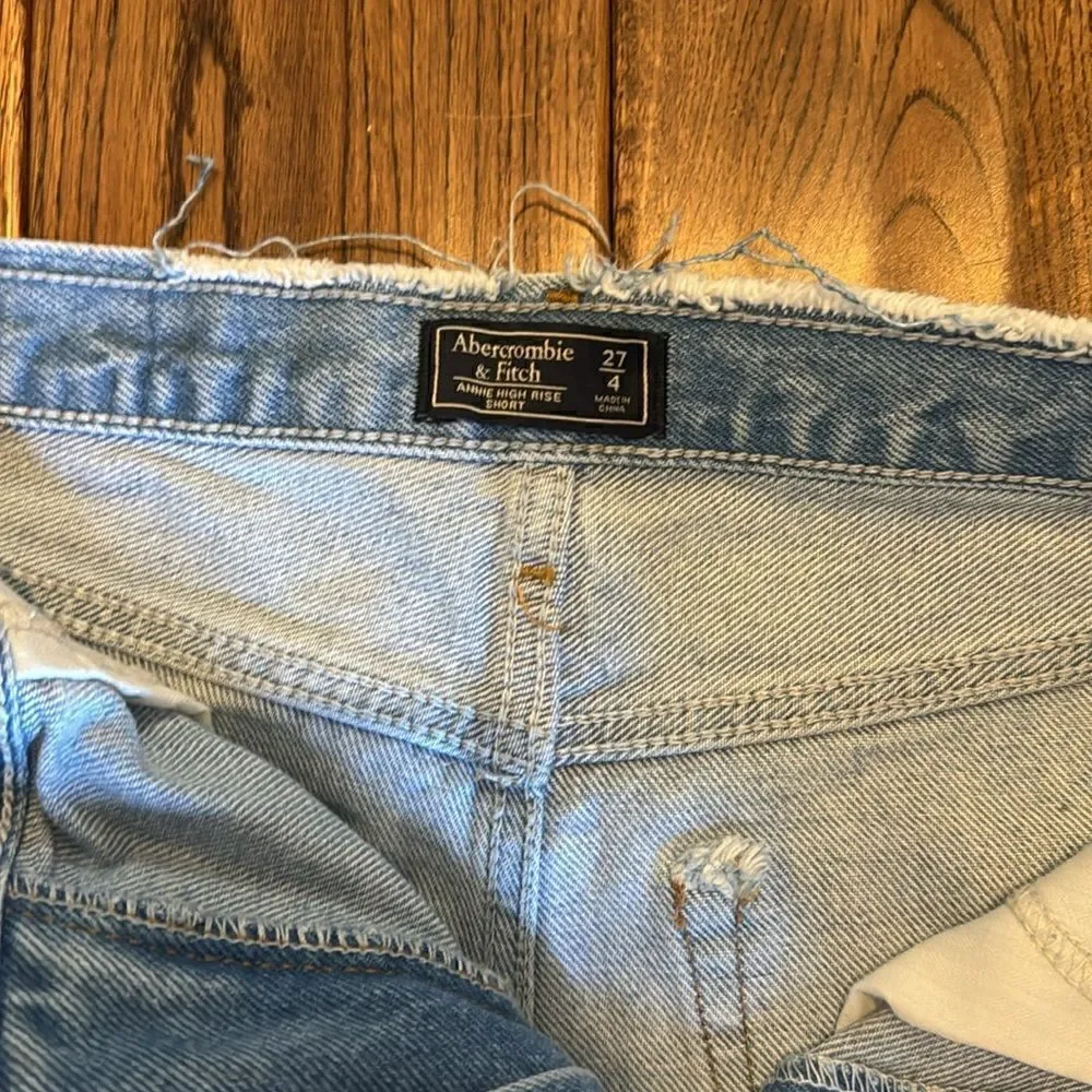 Abercrombie & Fitch excellent cut