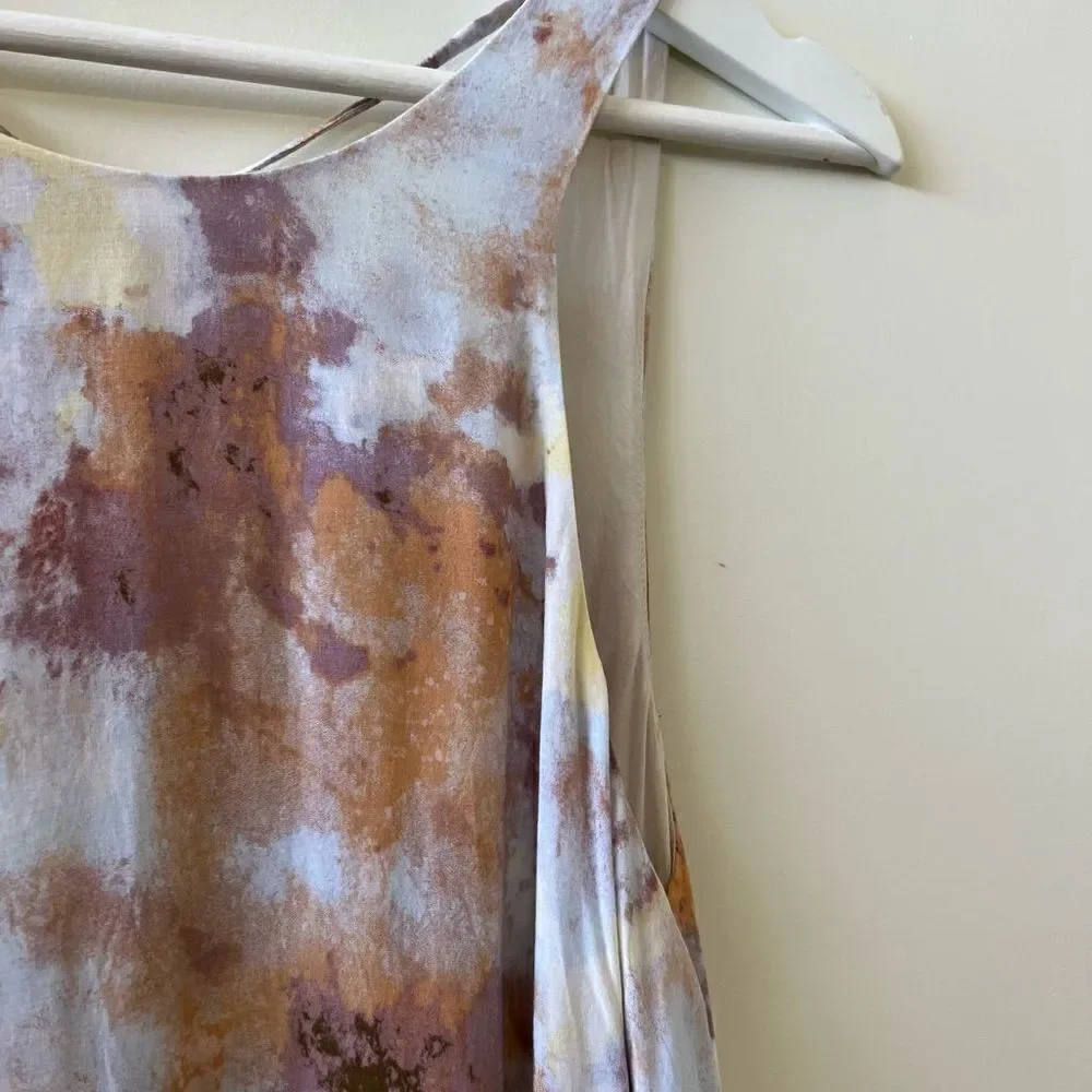 Urban Outfitters features tie