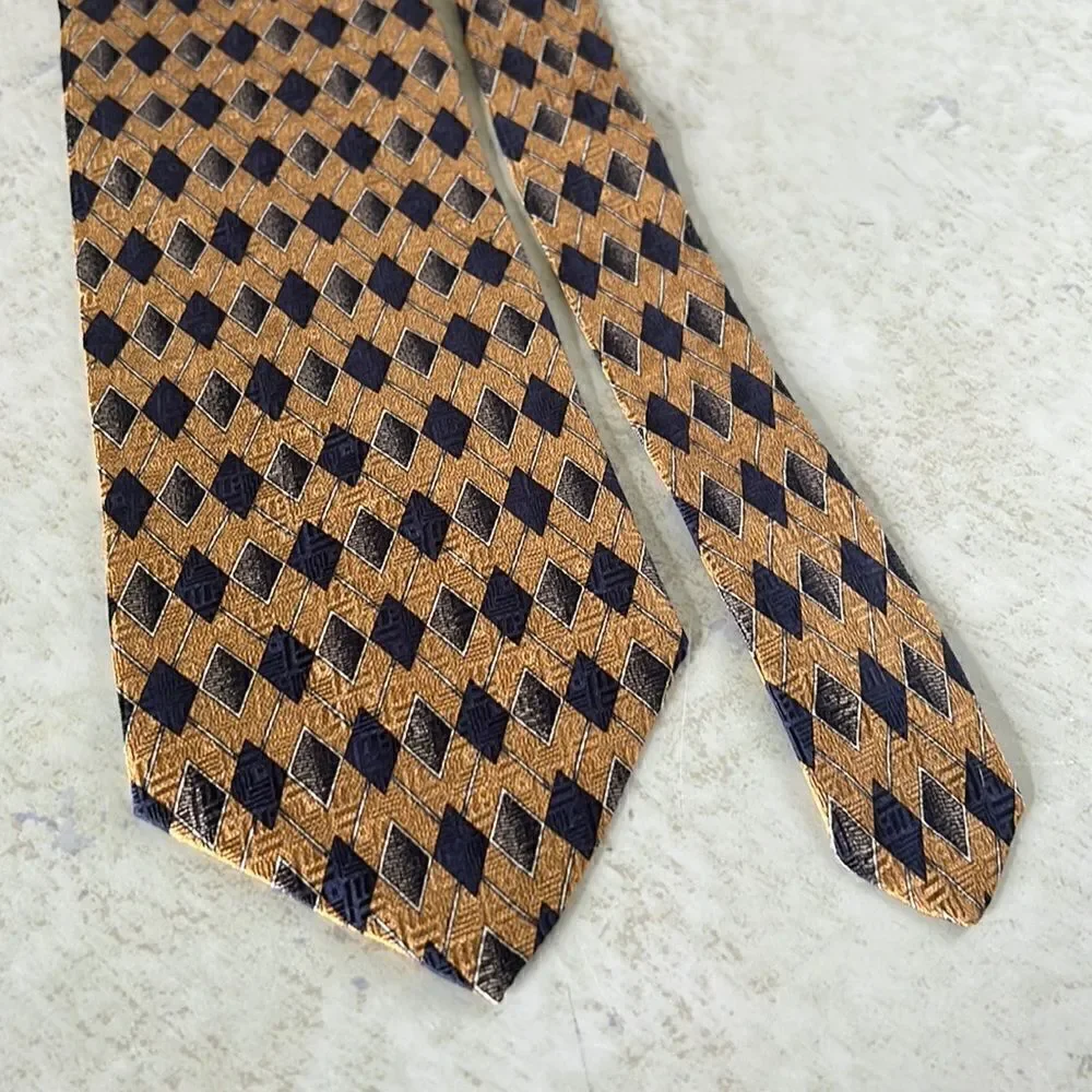 Kenneth Cole Mens Tie New!