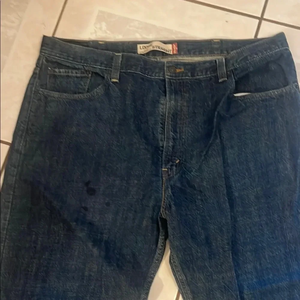 Blue Levi’s Relaxed Jeans with Classic Fit