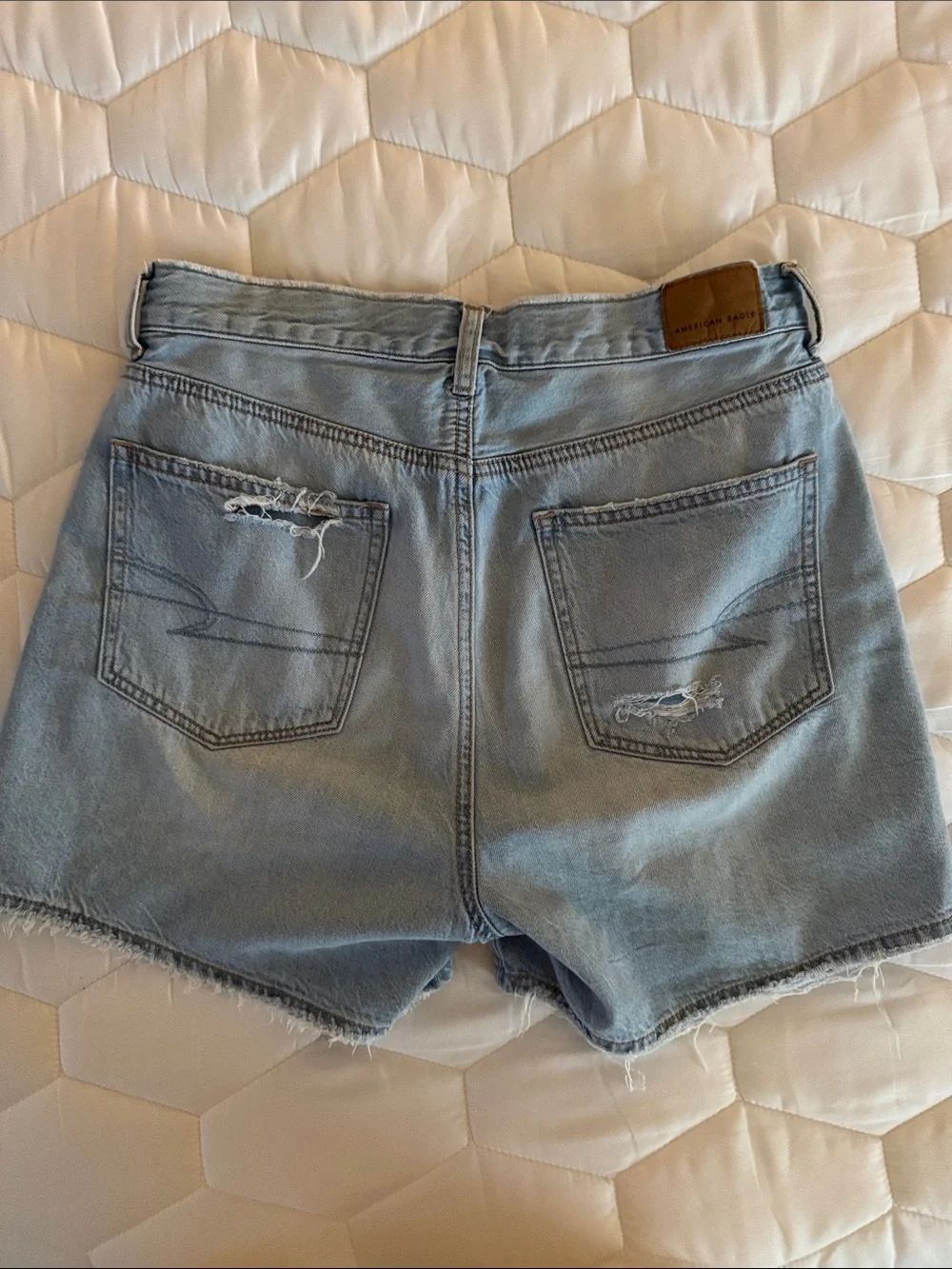 AE Dreamy Drape Denim Highest Waist Baggy Short Light Wash High-Rise Blue Size 4