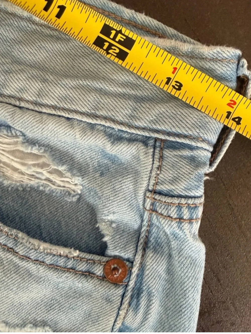 AE Dreamy Drape Denim Highest Waist Baggy Short Light Wash High-Rise Blue Size 4