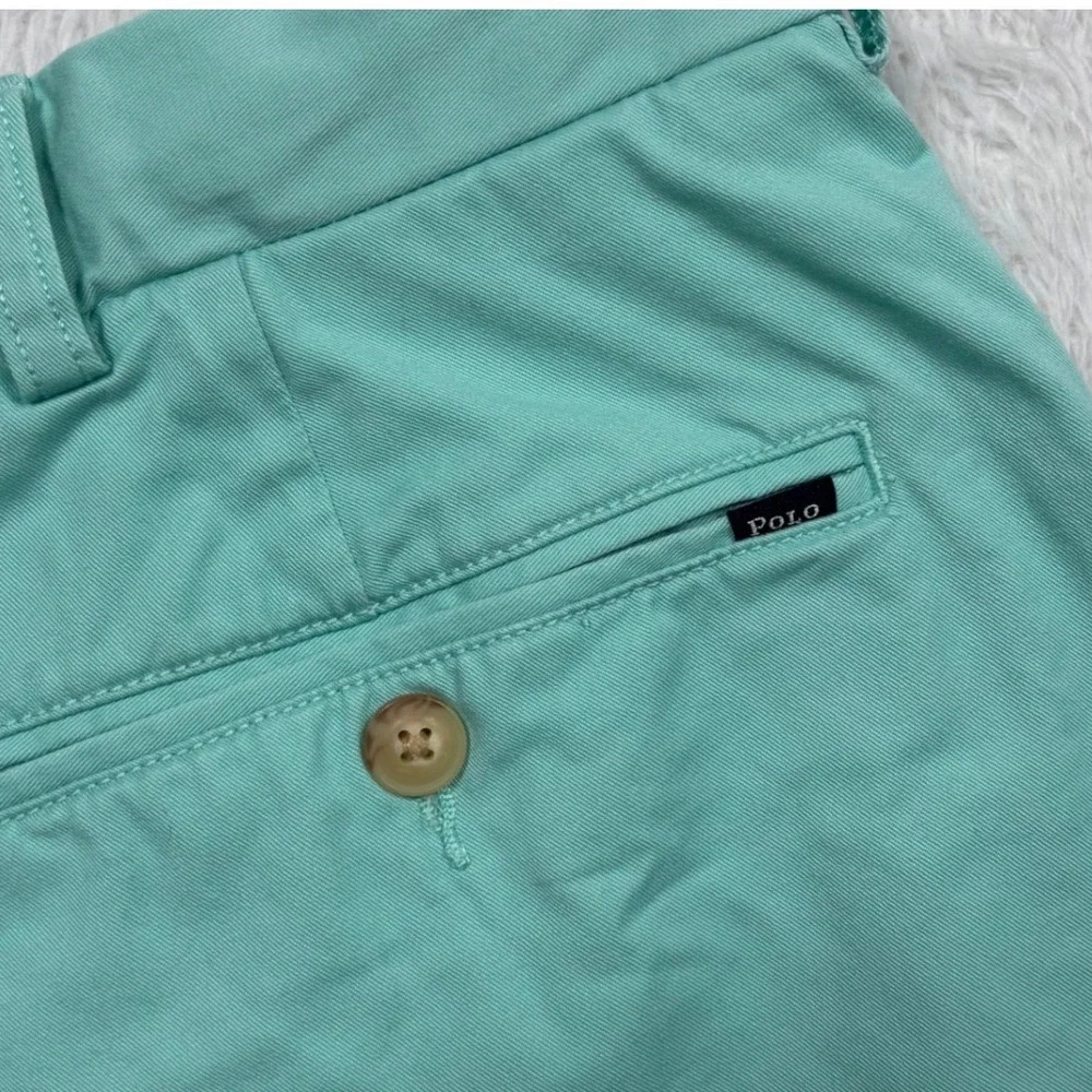 Polo Ralph Lauren embrace vibrant