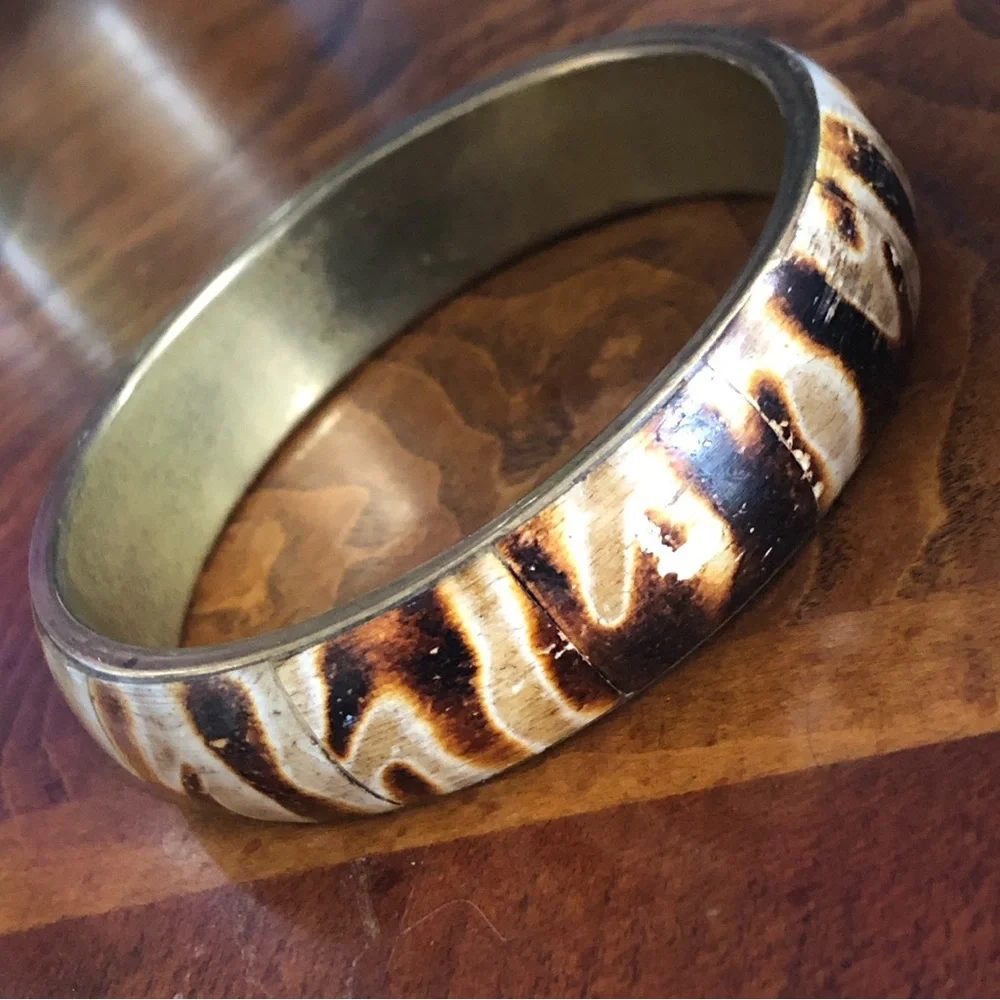 Vintage solid brass rare nautilus fossil bangle bracelet NWT
