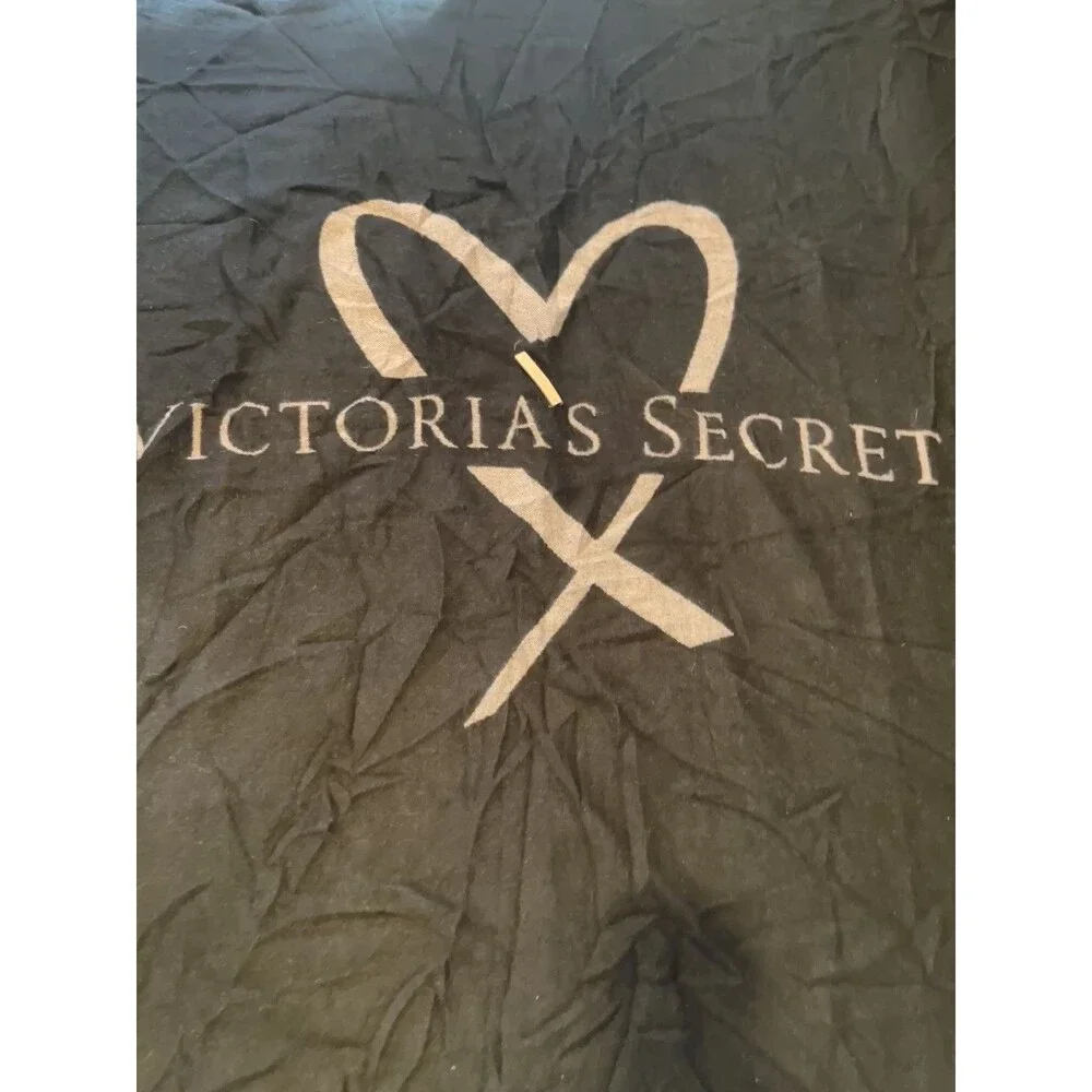 Victorias Secret Limited Edition Black Pink Heart Warm Cozy Blanket Throw NEW