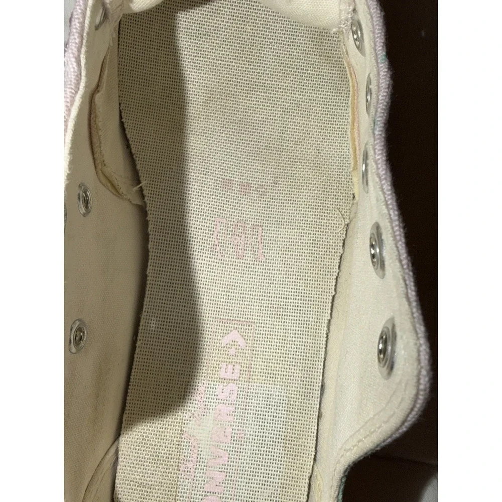 Converse Chuck Taylor All Star Low Top Floral Embroidered Women's Size 7 Lilac