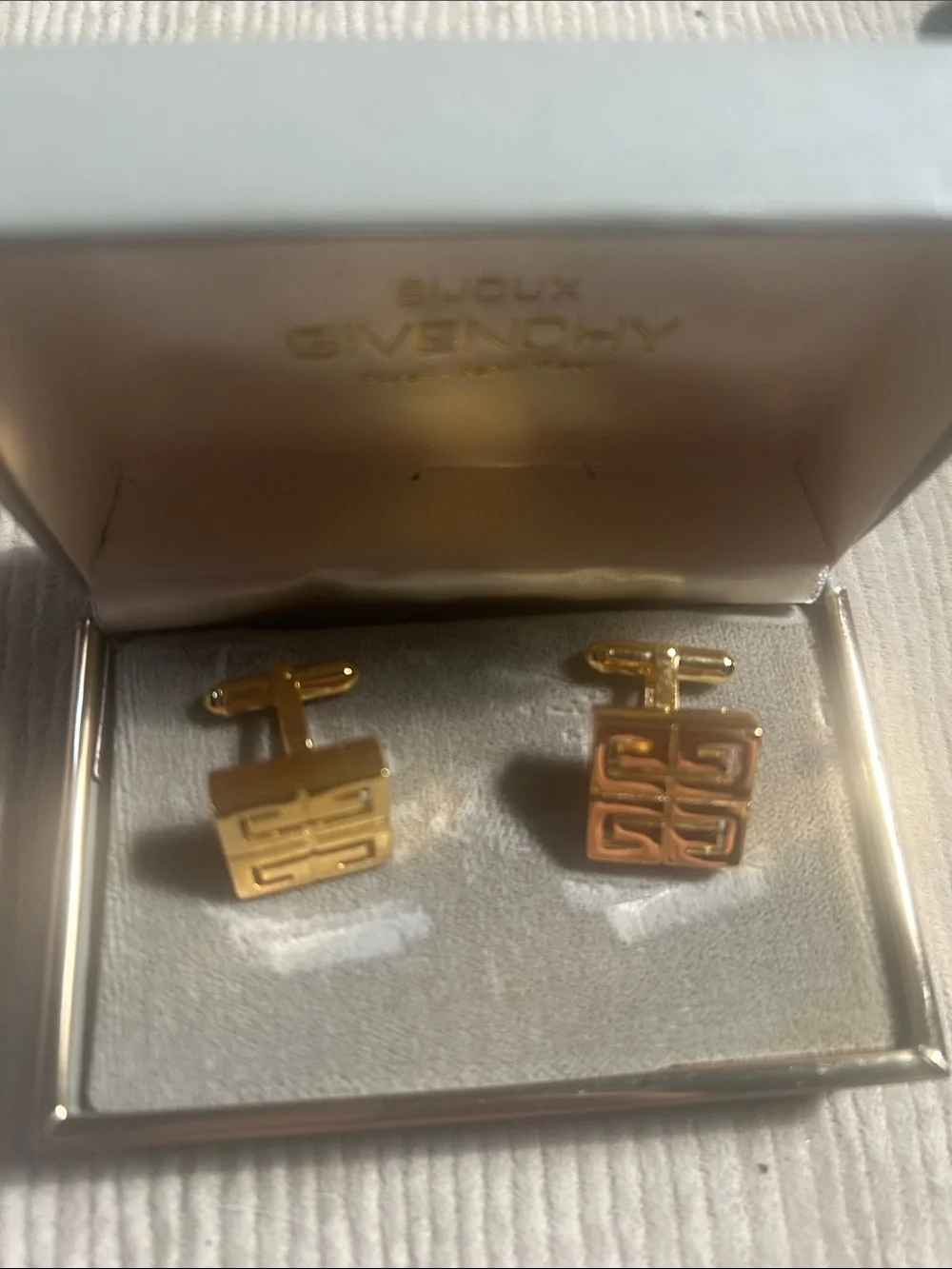 Givenchy elevate your
