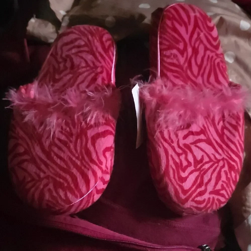 JCPenney Pink Zebra Kids Slippers