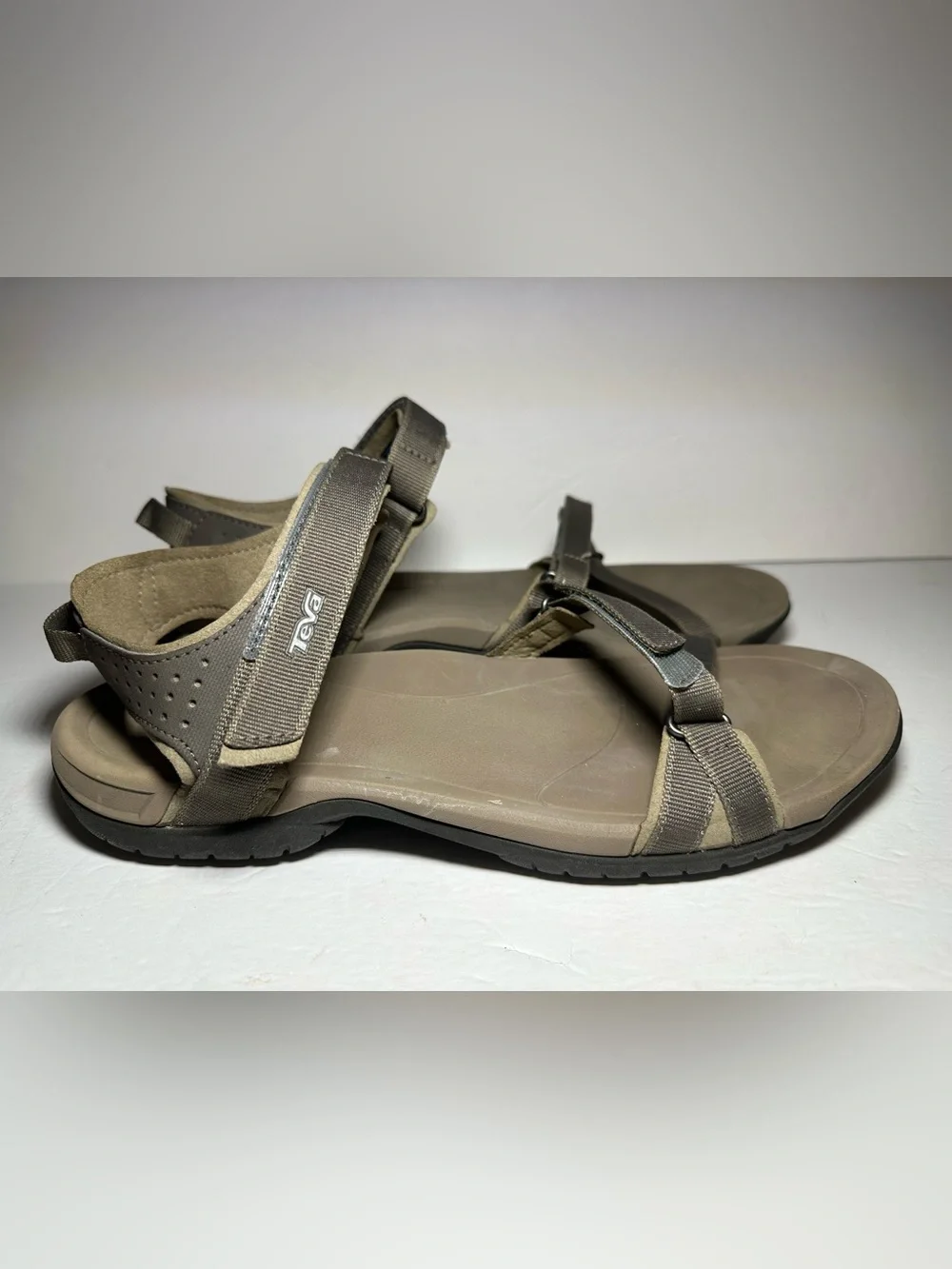 Teva f27115l women’s