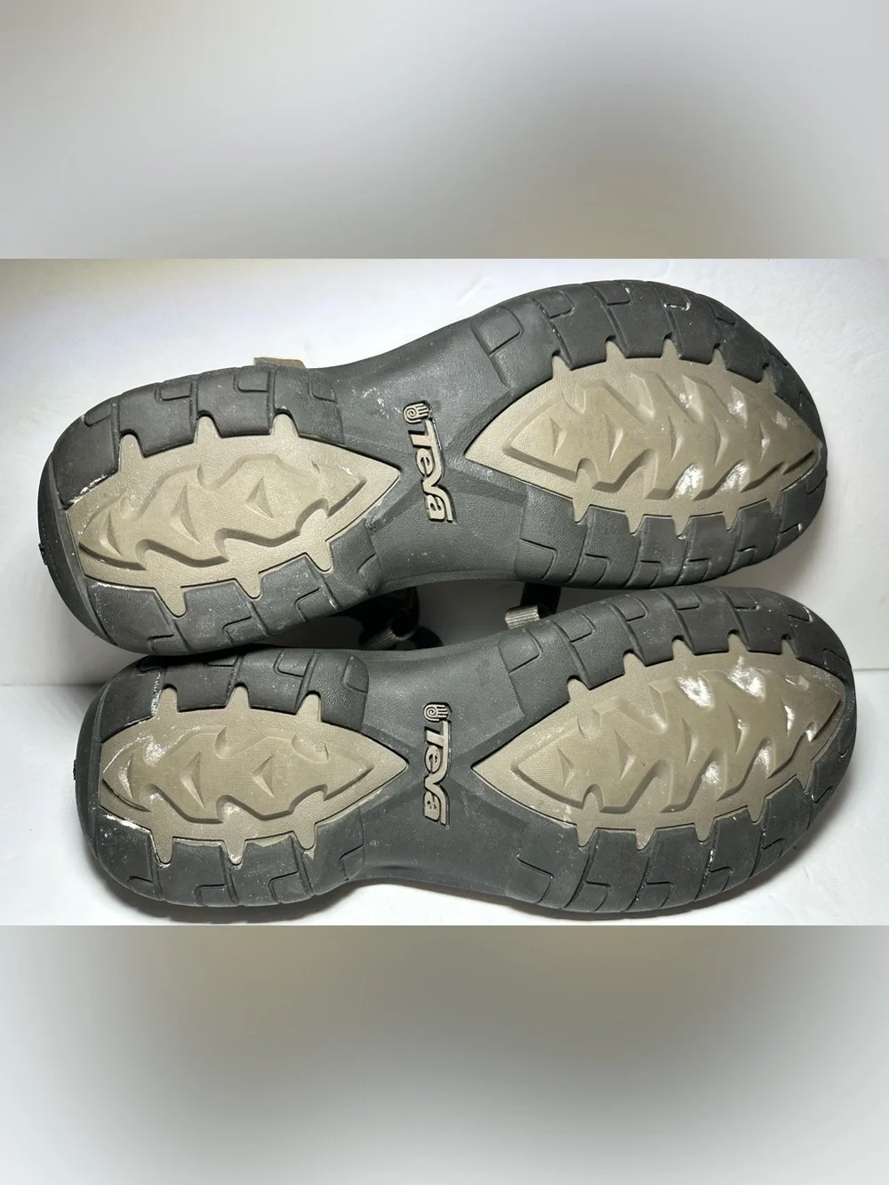 Teva f27115l women’s