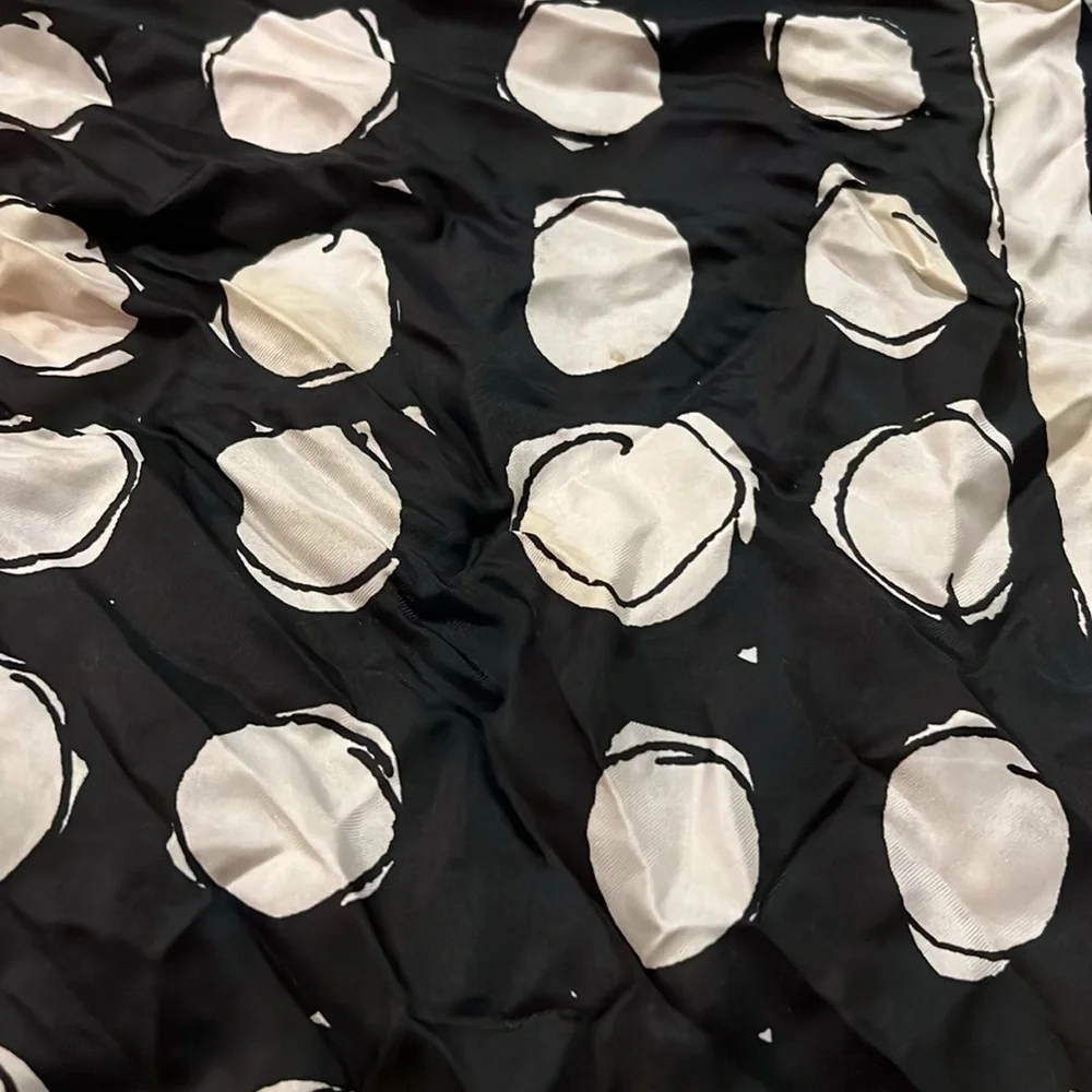 Vera Neumann scarf 22” scarf silk rayon blend