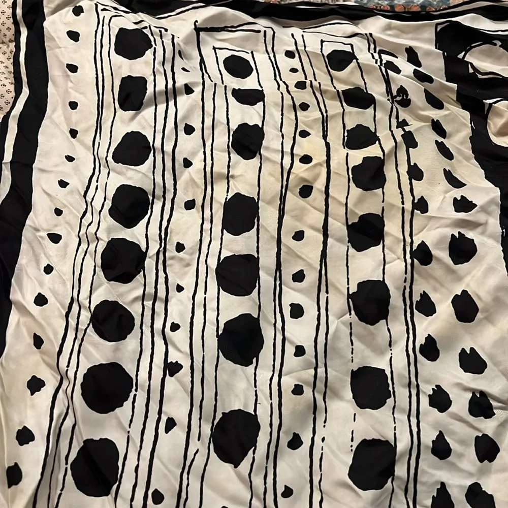 Vera Neumann scarf 22” scarf silk rayon blend