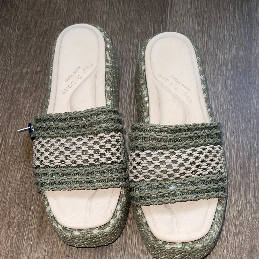 khaki slide green
