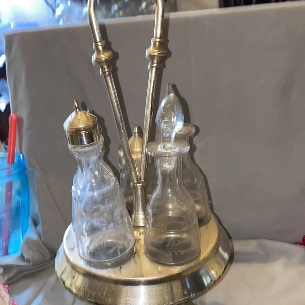 James W Tufts piece set cruet