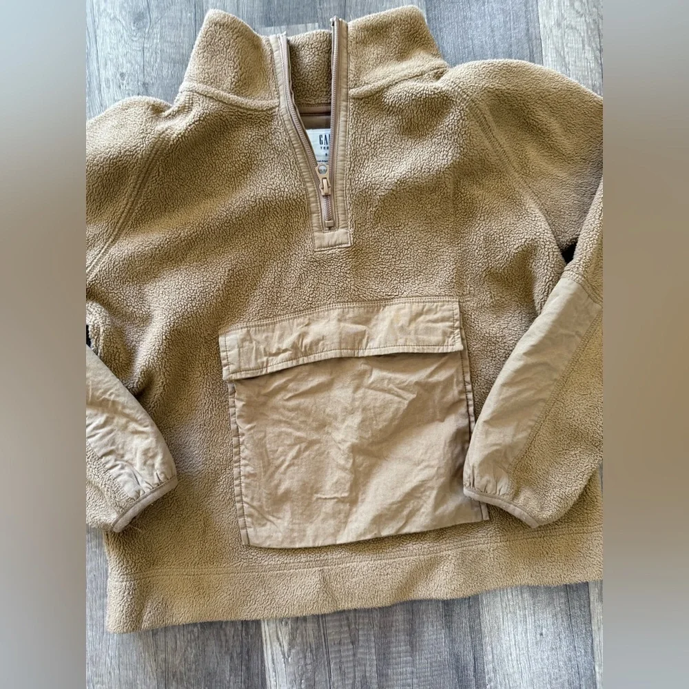 Gap neutral boy pull over jacket