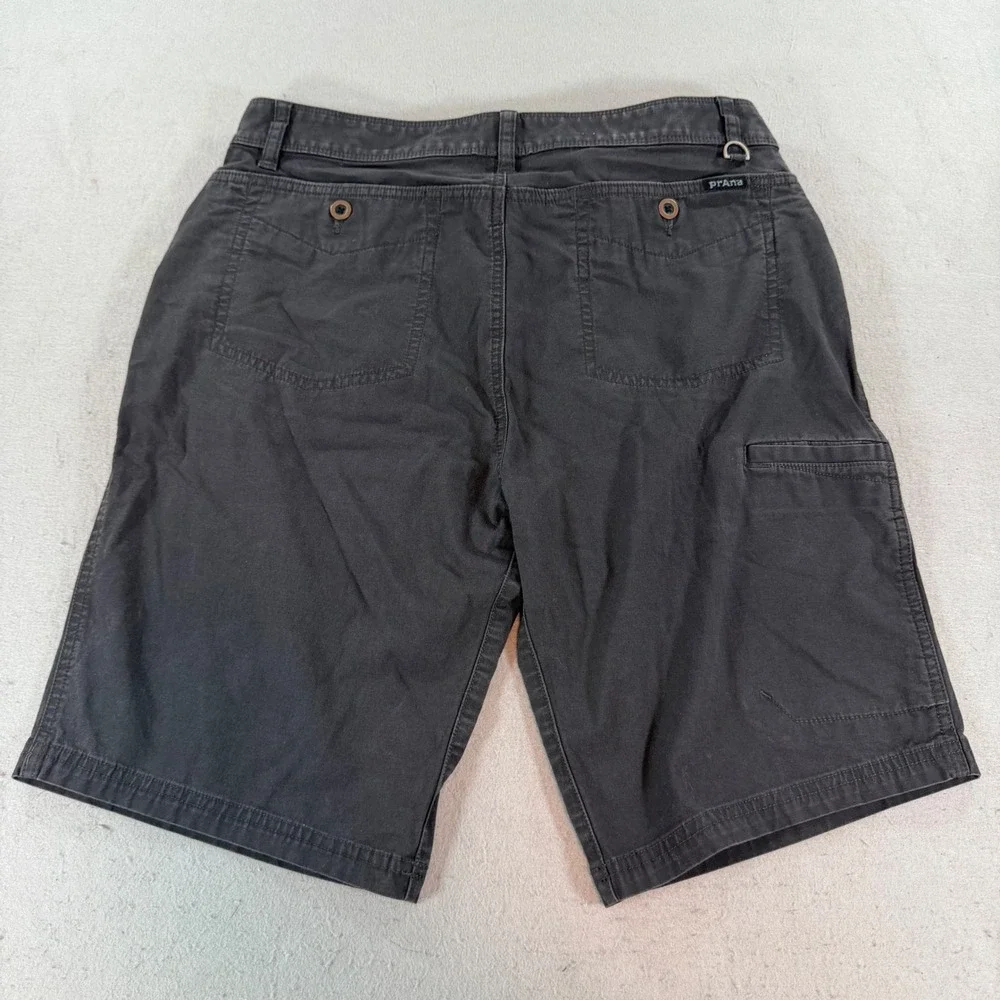 Prana zion button outdoor