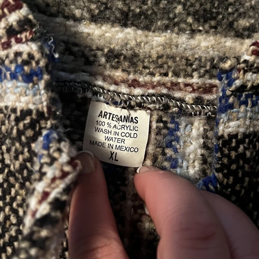 Artesanias poncho hoodie