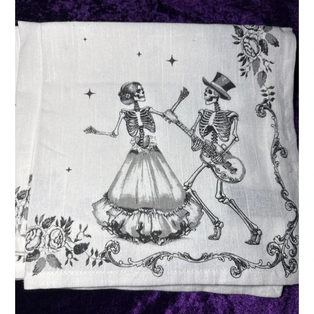 Cynthia Rowley Cloth Napkins Dancing Skeleton Couple Table Goth Black White Punk