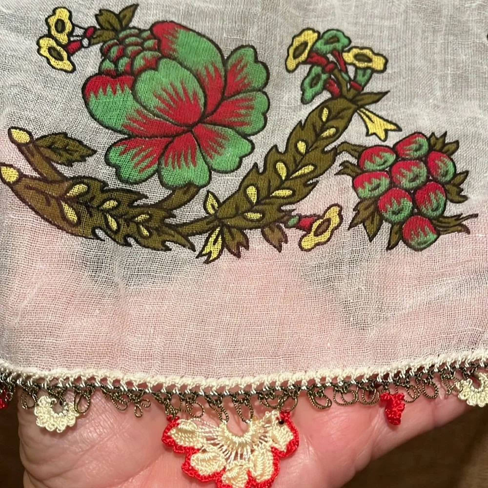 Vintage Turkish‎ Oya Square Fine Scarf with Crochet Edging