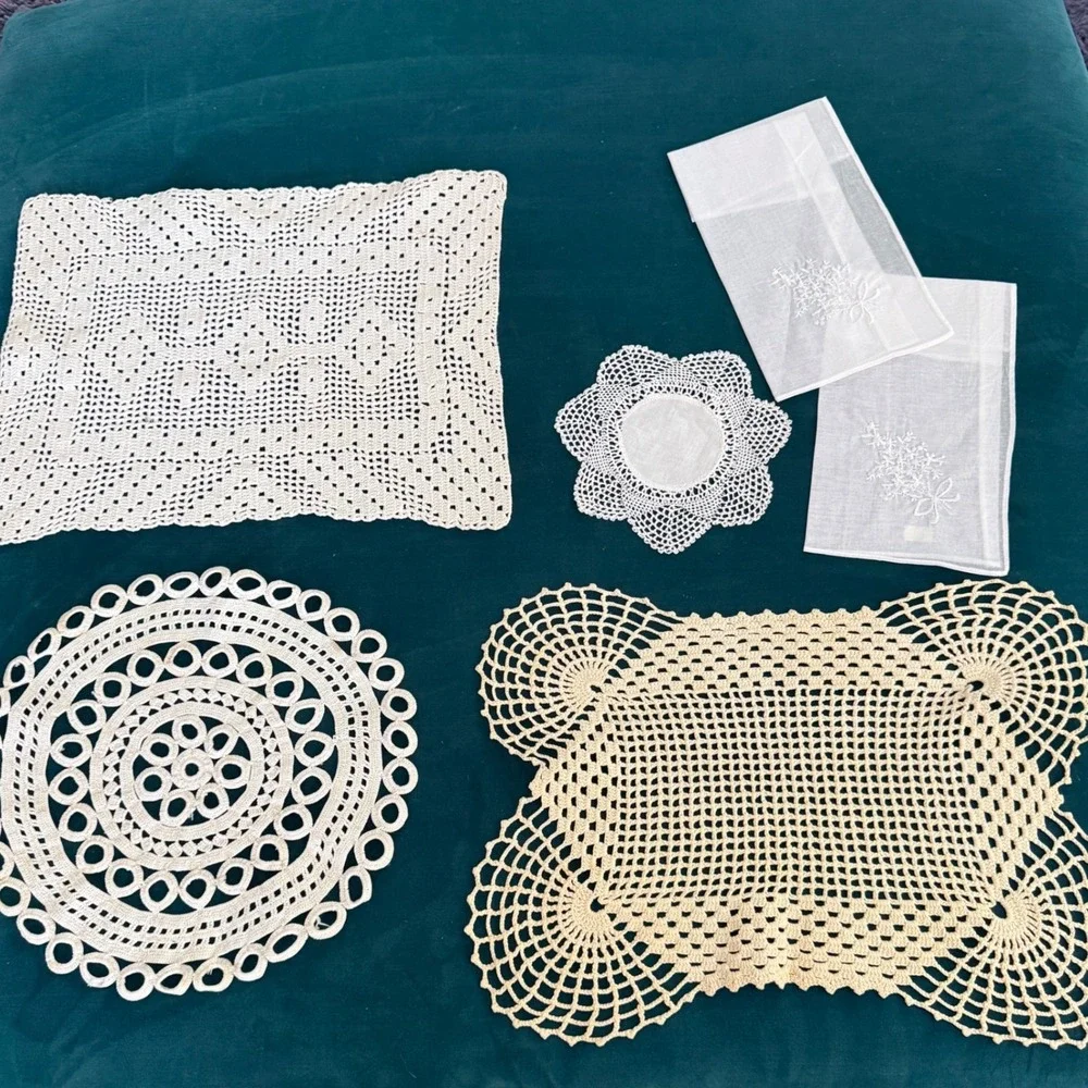 Vintage Crochet Lace Doilies Set 4 Handcrafted Floral Embroidered Handkerchiefs‎