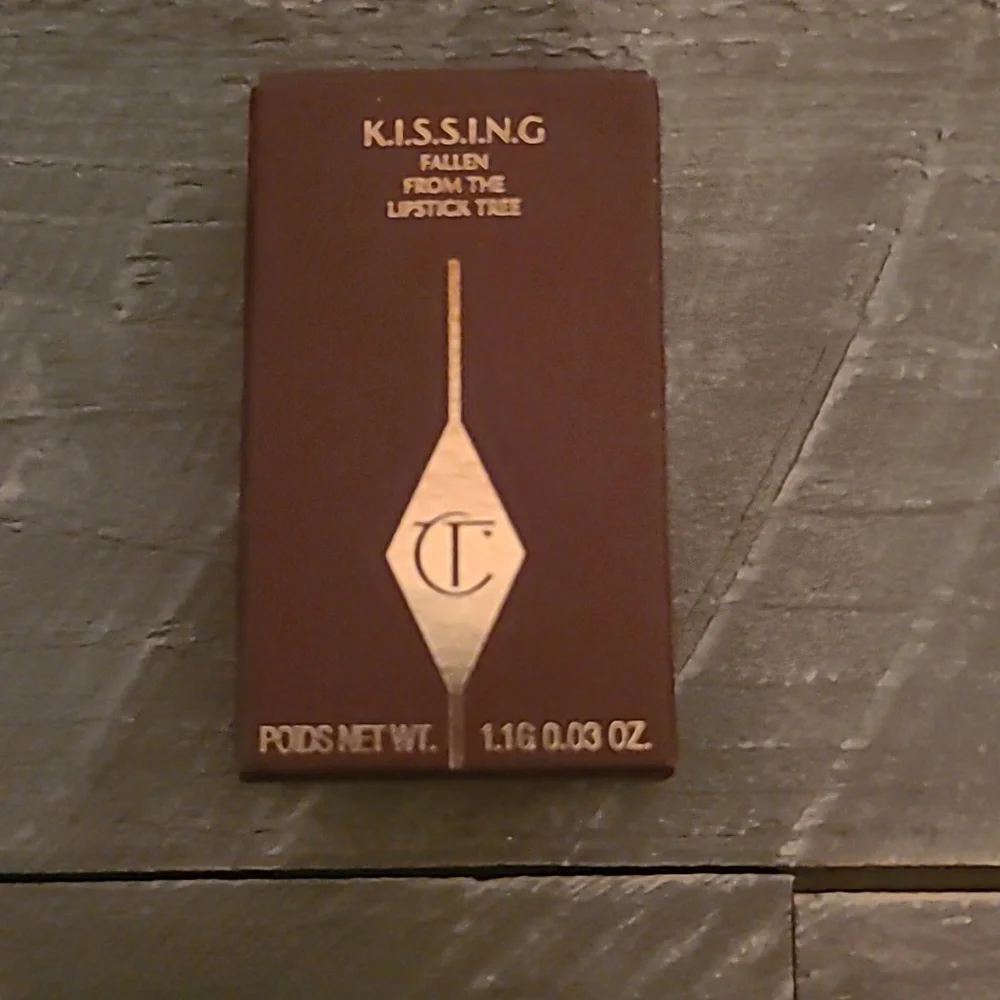 Charlotte Tilbury elegant lipstick