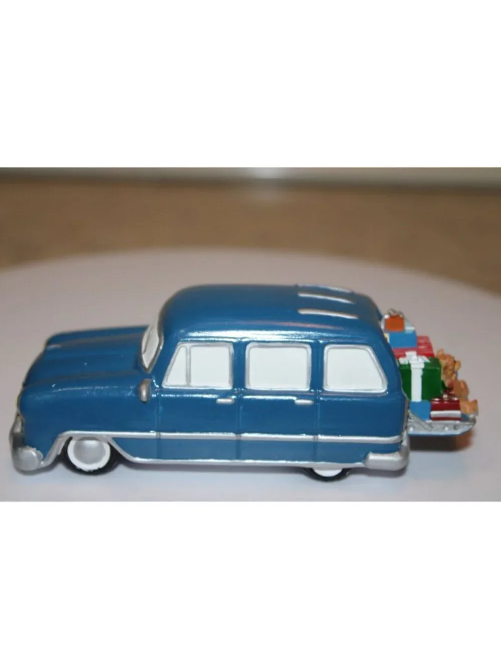 Dept 56 Snow Village - 1224 Kissing Claus Lane Gift Set
