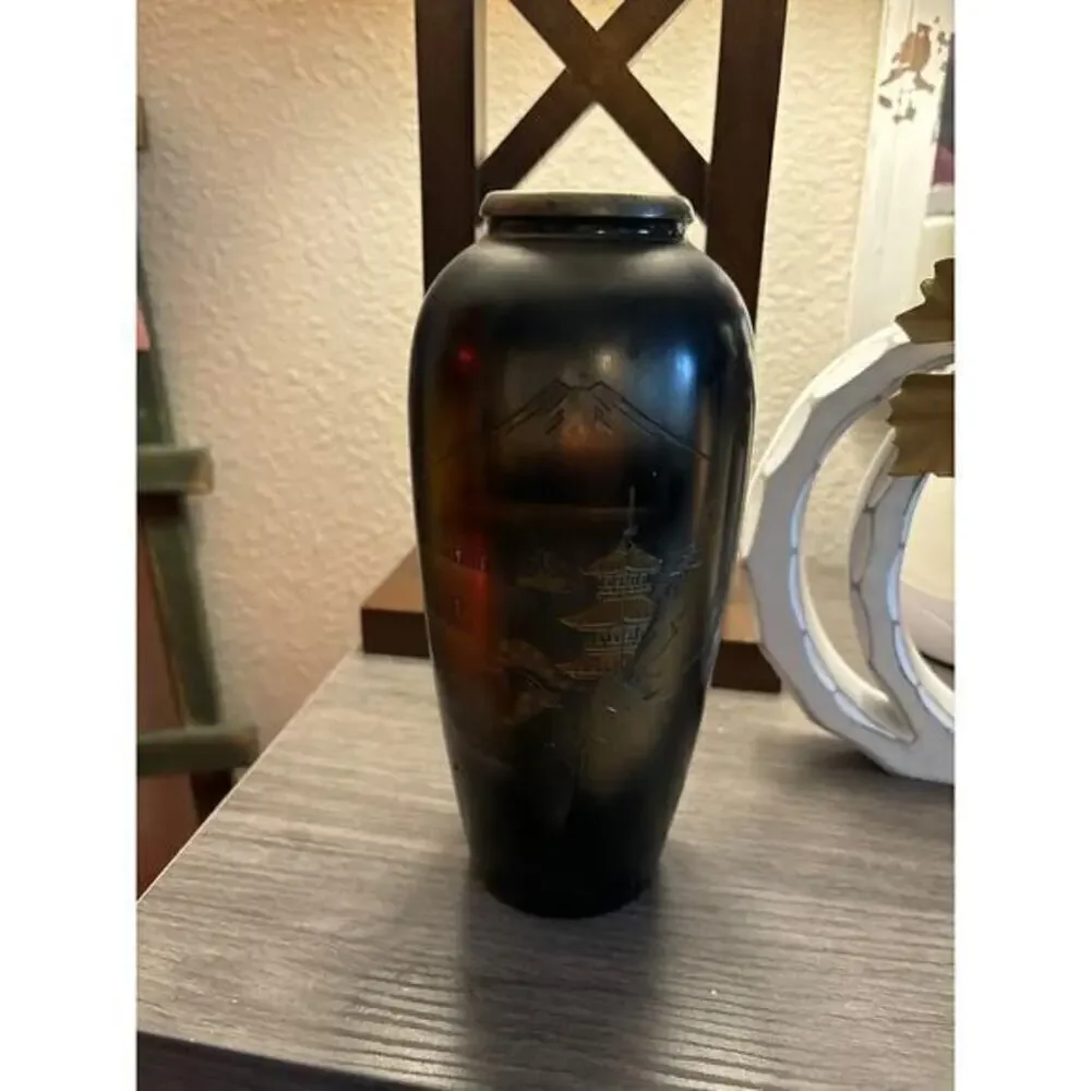 Vintage‎ Japanese gold etched metal vase