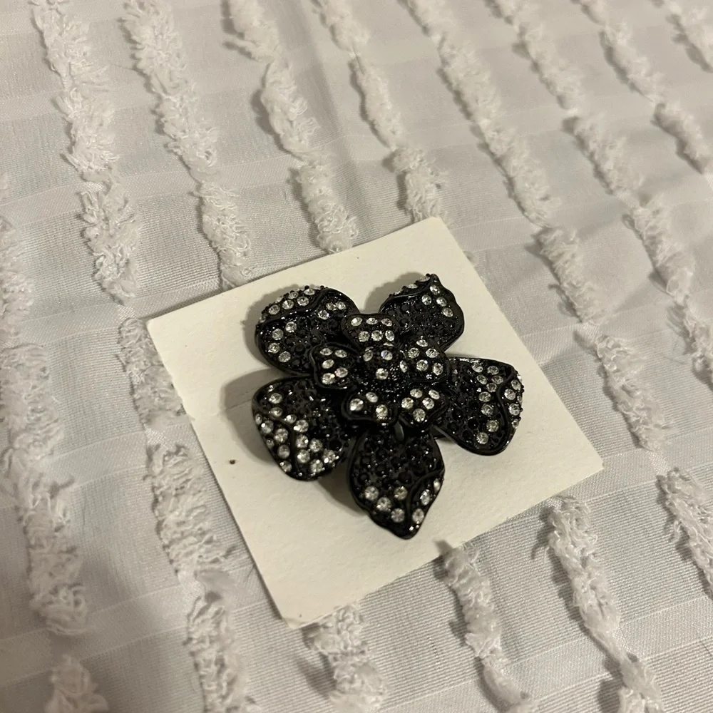Black and Silver Rhinestone Flower‎ Brooch