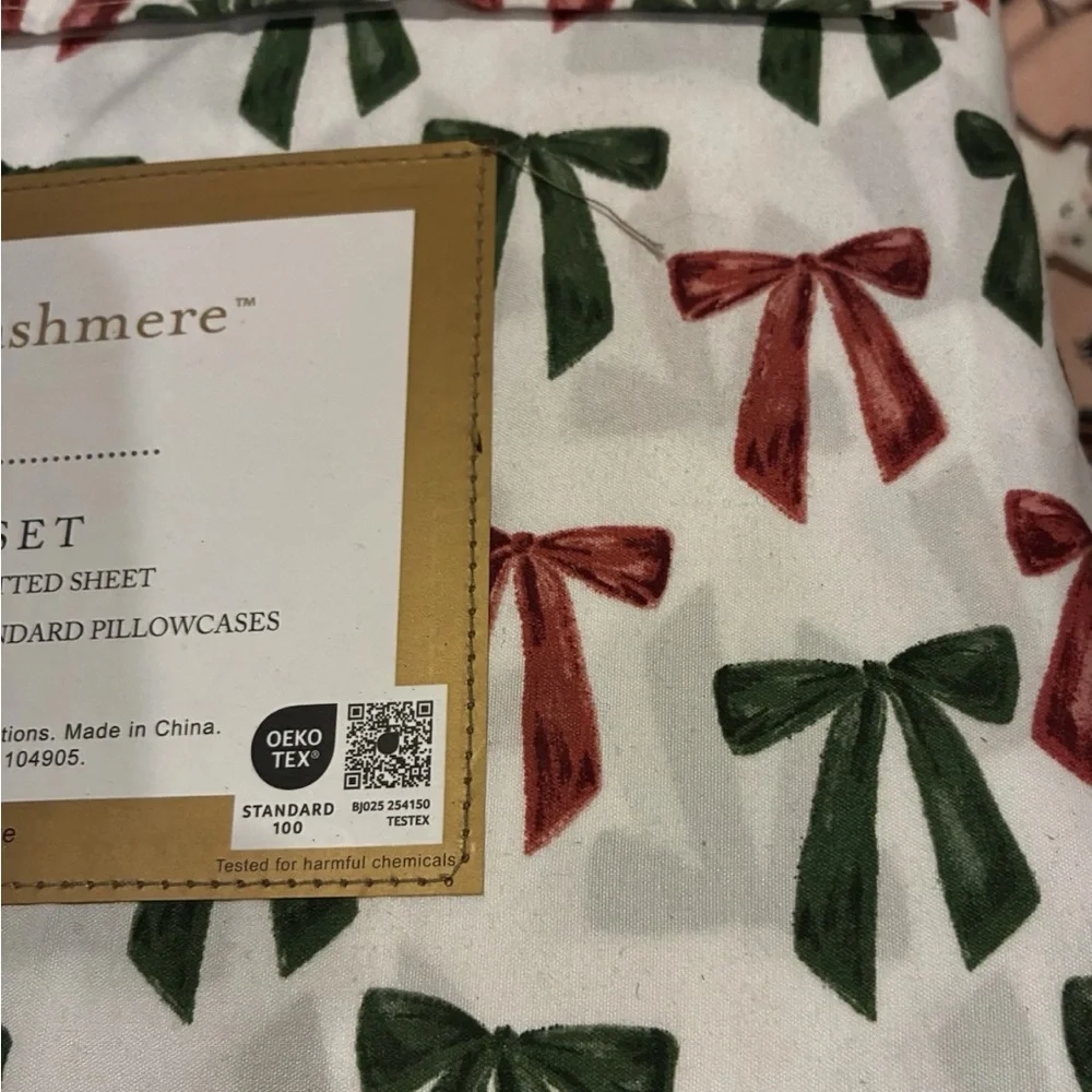 cupcakes & cashmere brand new