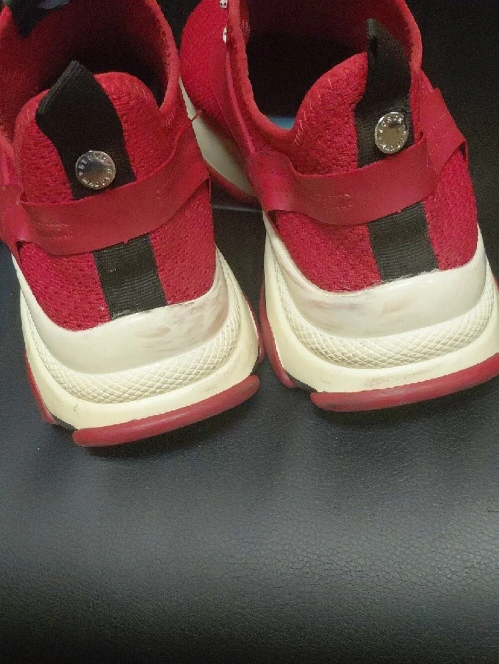 NY90 lots wear